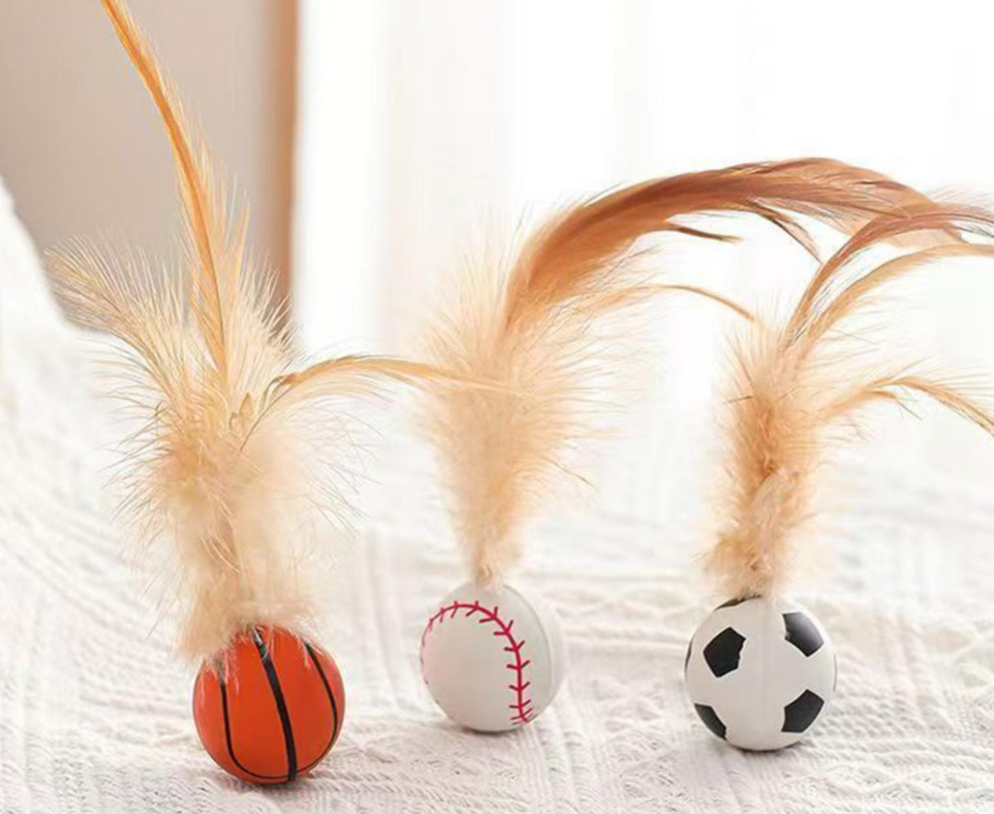 "Bouncy Feather Ball" – Endless Fun for Your Cat!